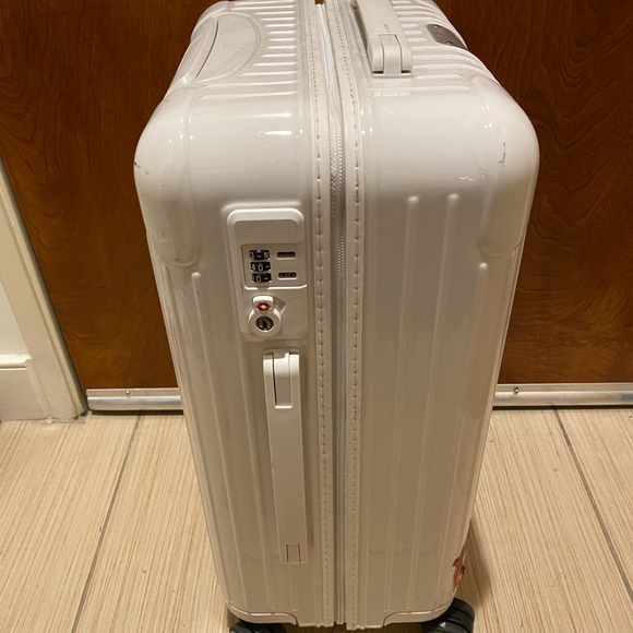 RIMOWA Carry On Luggage With Rare Dubai City Sticker Set by artist Antti Kalevi - Picture 12 of 12